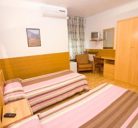 Hostal Lizana Хуеска Екстериор снимка