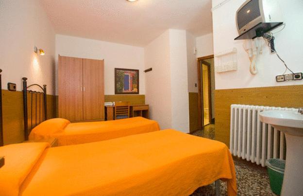 Hostal Lizana Хуеска Екстериор снимка